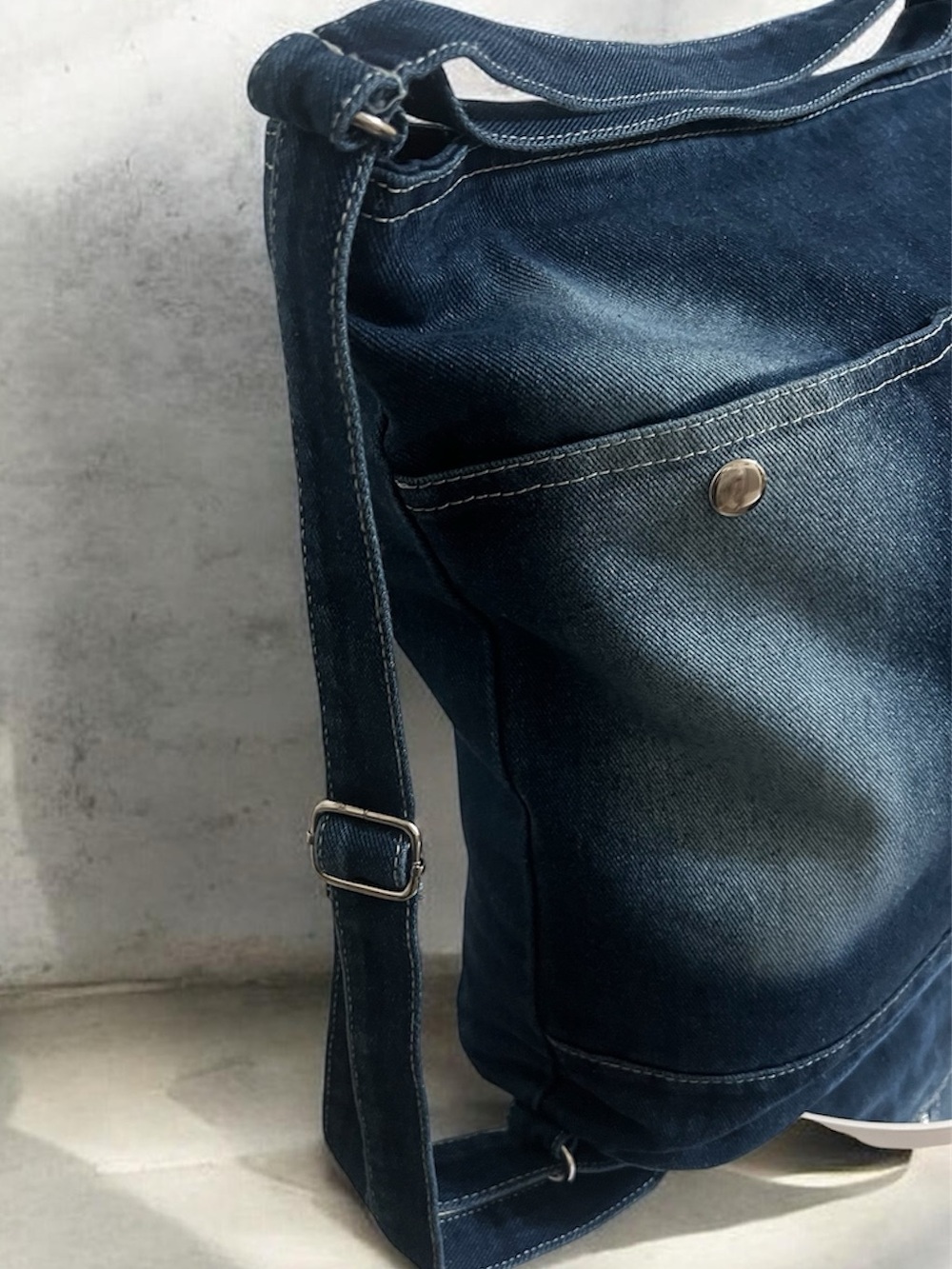 Denim Hobo Shoulder Bag - Dark Blue - Picture 6 of 9